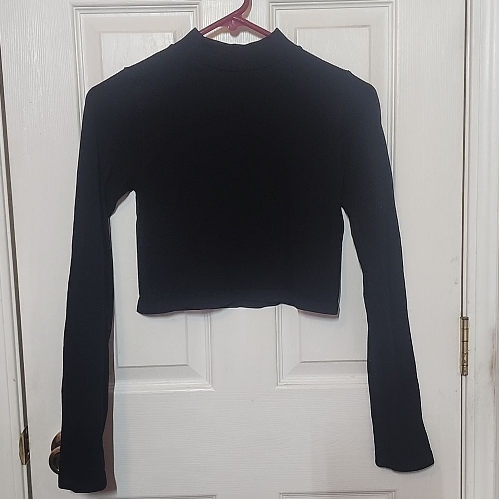POOF NEW YORK BLACK RIBBED LONG SLEEVE CROP TOP SZ M/L